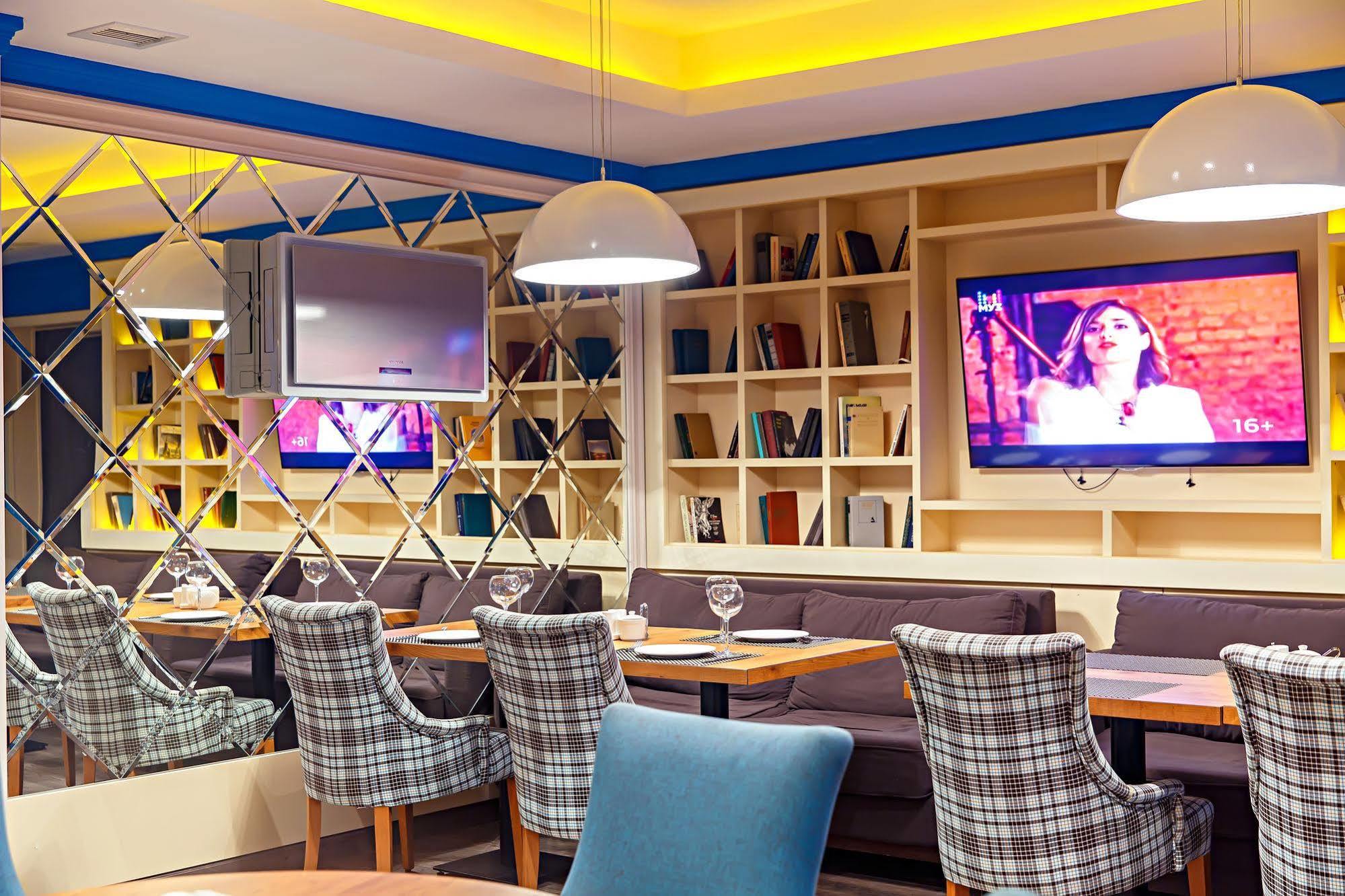 Red Village Hotel Astana Bagian luar foto